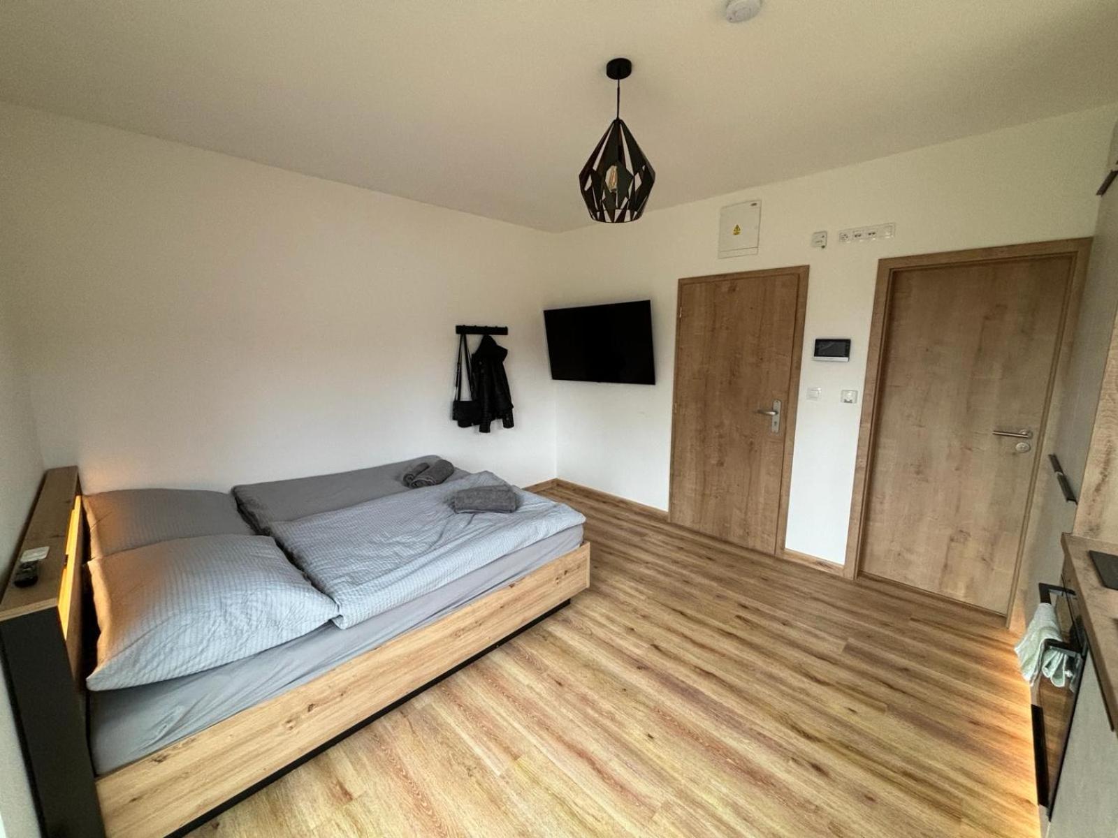 Apartmany U Plaze Lipna - Male Lipno Černá v Pošumaví Eksteriør billede