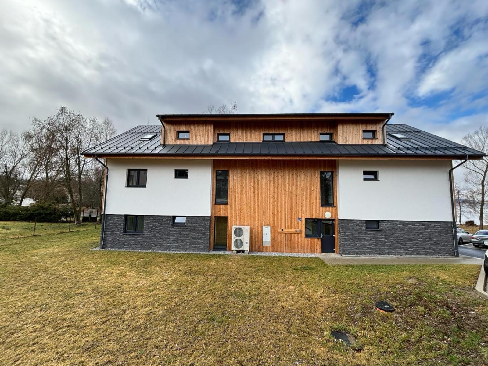 Apartmany U Plaze Lipna - Male Lipno Černá v Pošumaví Eksteriør billede
